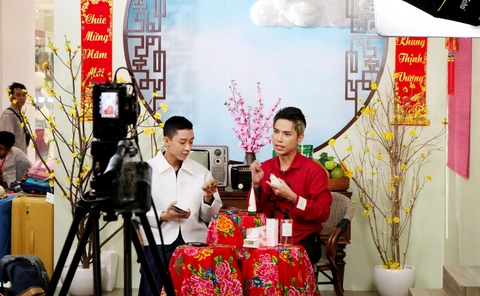 livestream bán mỹ phẩm tết